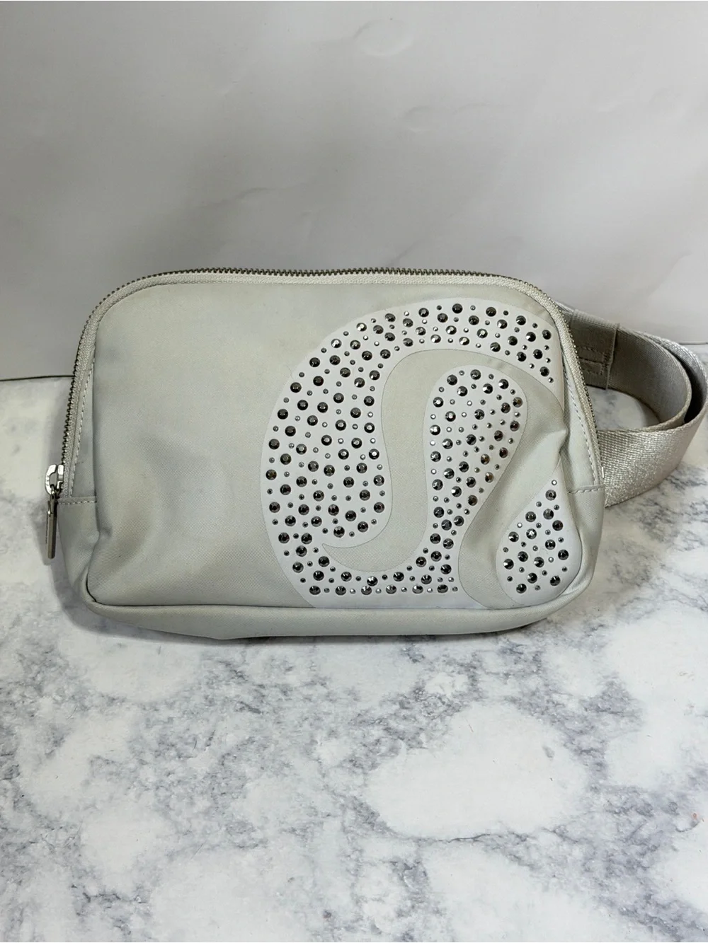 Lululemon everywear silver gray studded belt waist bag limited edition